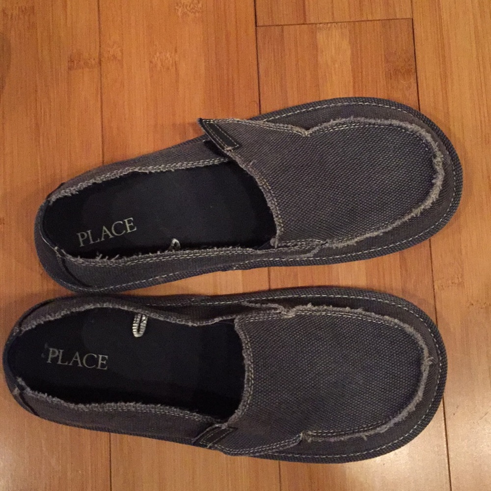 Boys The Children Place Boat Shoes Size 5